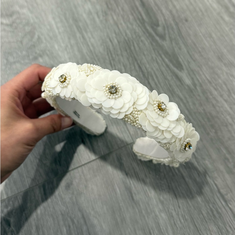 Cream and White Embroidered Hair Accessory with Beads